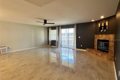 Adosado en alquiler en Saint Petersburg, Florida, 2 dormitorios, 178.19 m2 № 2236558 - foto 3