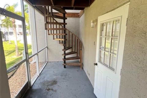 Adosado en alquiler en Saint Petersburg, Florida, 2 dormitorios, 178.19 m2 № 2236558 - foto 15