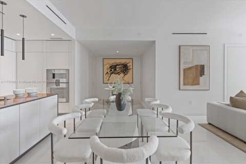 Condo in Miami, Florida, 2 bedrooms  № 1738467 - photo 6