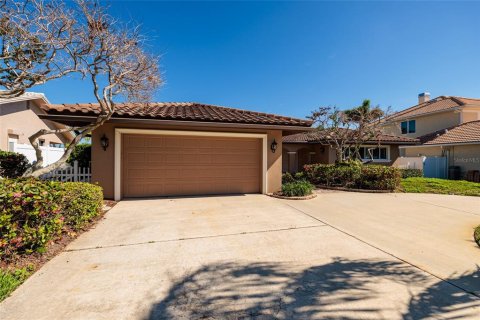 House in North Redington Beach, Florida 3 bedrooms, 206.61 sq.m. № 1791692 - photo 2