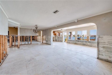 House in North Redington Beach, Florida 3 bedrooms, 206.61 sq.m. № 1791692 - photo 16