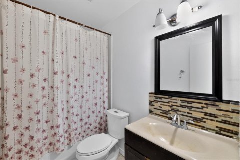 House in Apopka, Florida 3 bedrooms, 114.08 sq.m. № 2210405 - photo 15
