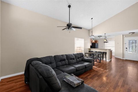House in Apopka, Florida 3 bedrooms, 114.08 sq.m. № 2210405 - photo 2