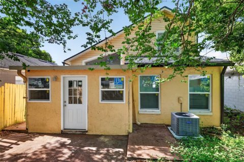 House in Apopka, Florida 3 bedrooms, 114.08 sq.m. № 2210405 - photo 16