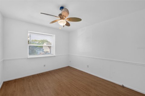 House in Apopka, Florida 3 bedrooms, 114.08 sq.m. № 2210405 - photo 13