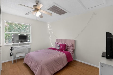 House in Apopka, Florida 3 bedrooms, 114.08 sq.m. № 2210405 - photo 11