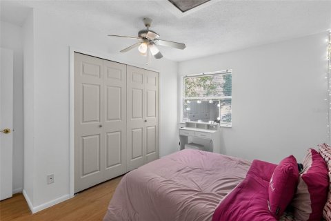 House in Apopka, Florida 3 bedrooms, 114.08 sq.m. № 2210405 - photo 12