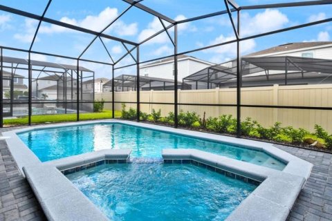 House in Davenport, Florida 7 bedrooms, 300.45 sq.m. № 1525268 - photo 24