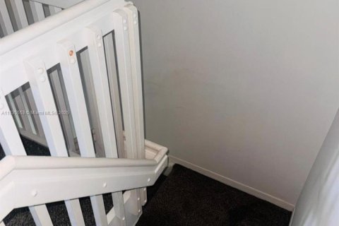 Снять в аренду таунхаус в Хомстед, Флорида 3 спальни, 147.16м2, № 1961713 - фото 9