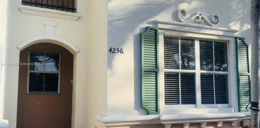 Таунхаус в Хомстед, Флорида 3 спальни, 147.16м2 № 1961713