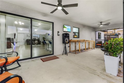 Villa ou maison à vendre à Cape Coral, Floride: 4 chambres, 152.55 m2 № 2000164 - photo 19