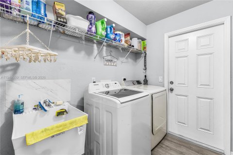 Villa ou maison à vendre à Cape Coral, Floride: 4 chambres, 152.55 m2 № 2000164 - photo 21