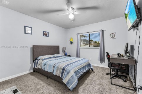 Villa ou maison à vendre à Cape Coral, Floride: 4 chambres, 152.55 m2 № 2000164 - photo 15