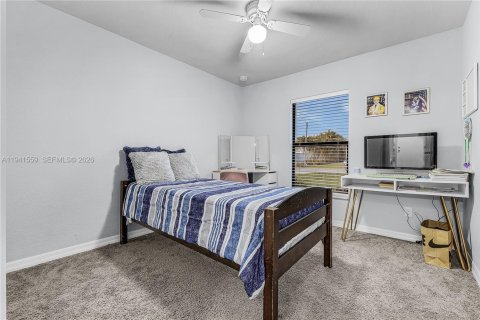 Villa ou maison à vendre à Cape Coral, Floride: 4 chambres, 152.55 m2 № 2000164 - photo 13