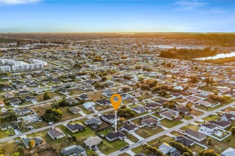 Villa ou maison à vendre à Cape Coral, Floride: 4 chambres, 152.55 m2 № 2000164 - photo 25