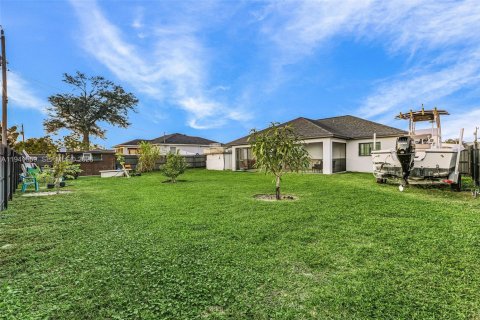 Villa ou maison à vendre à Cape Coral, Floride: 4 chambres, 152.55 m2 № 2000164 - photo 20