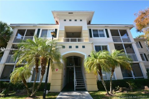 Купить кондоминиум в Корал-Спрингс, Флорида 2 спальни, 107.02м2, № 1944734 - фото 1