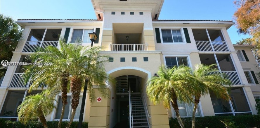 Кондоминиум с 2 спальнями в Корал-Спрингс, Флорида № 1944734