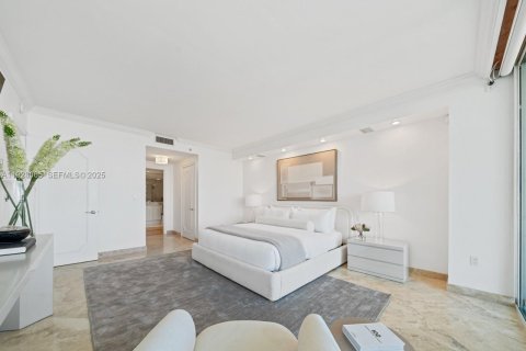 Condo in Miami, Florida, 2 bedrooms № 1988262 - photo 10