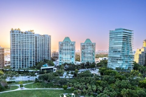 Condo in Miami, Florida, 2 bedrooms № 1988262 - photo 28