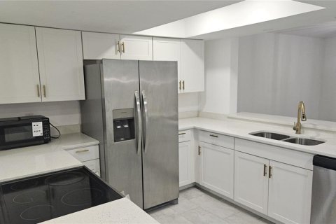 Condo in Winter Haven, Florida, 2 bedrooms  № 2236609 - photo 7