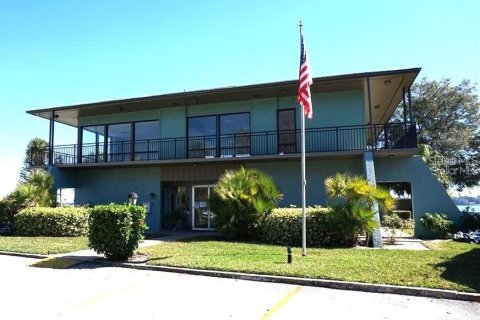 Condo in Winter Haven, Florida, 2 bedrooms  № 2236609 - photo 2
