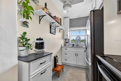Condominio en venta en Saint Petersburg, Florida, 1 dormitorio, 54.35 m2 № 2109699 - foto 6