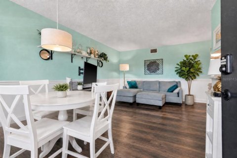 Condominio en venta en Saint Petersburg, Florida, 1 dormitorio, 54.35 m2 № 2109699 - foto 2