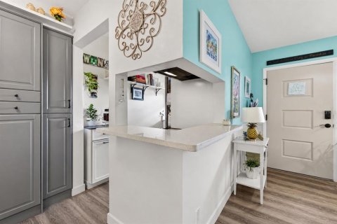 Condominio en venta en Saint Petersburg, Florida, 1 dormitorio, 54.35 m2 № 2109699 - foto 5
