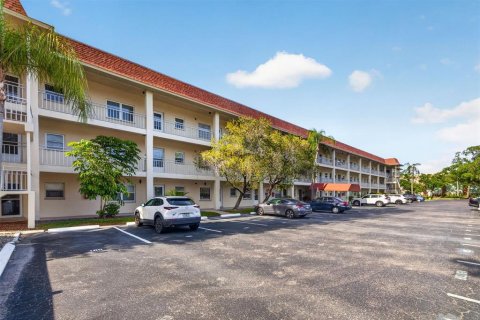 Condominio en venta en Saint Petersburg, Florida, 1 dormitorio, 54.35 m2 № 2109699 - foto 25