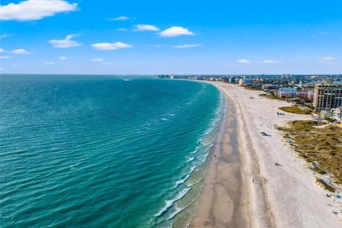 Condominio en venta en Saint Petersburg, Florida, 1 dormitorio, 54.35 m2 № 2109699 - foto 21