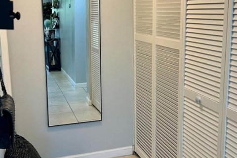 Condo in Pompano Beach, Florida, 2 bedrooms  № 2082116 - photo 5