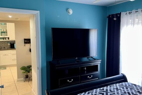 Condo in Pompano Beach, Florida, 2 bedrooms  № 2082116 - photo 9
