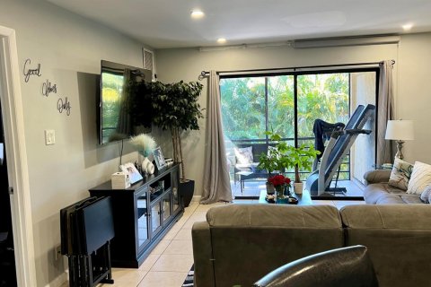 Condo in Pompano Beach, Florida, 2 bedrooms  № 2082116 - photo 13
