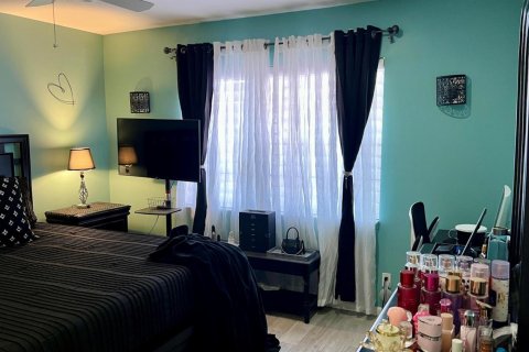 Condo in Pompano Beach, Florida, 2 bedrooms  № 2082116 - photo 16