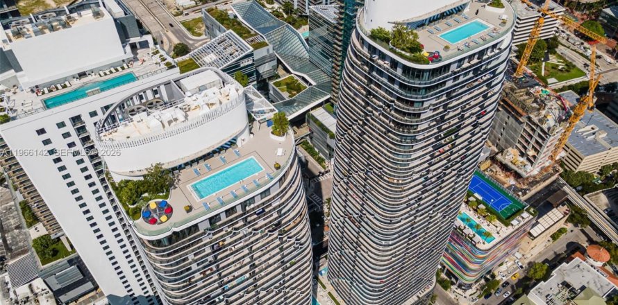 Кондоминиум с 1 спальней в Майами, Флорида № 2028948