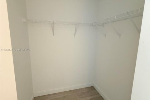 Снять в аренду кондоминиум в Майами, Флорида 1 спальня, 63.55м2, № 2028948 - фото 7