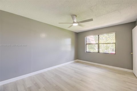 Condominio en alquiler en Miami, Florida, 2 dormitorios, 88.81 m2 № 2058776 - foto 16