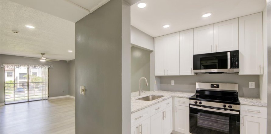 Condominio en Miami, Florida, 2 dormitorios  № 2058776