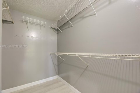 Condominio en alquiler en Miami, Florida, 2 dormitorios, 88.81 m2 № 2058776 - foto 21