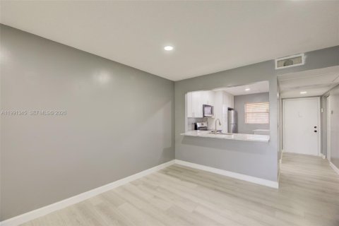 Condominio en alquiler en Miami, Florida, 2 dormitorios, 88.81 m2 № 2058776 - foto 8