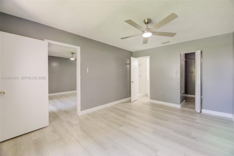 Condominio en alquiler en Miami, Florida, 2 dormitorios, 88.81 m2 № 2058776 - foto 18