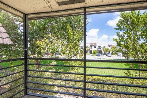 Condominio en alquiler en Miami, Florida, 2 dormitorios, 88.81 m2 № 2058776 - foto 28