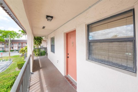 Condominio en alquiler en Miami, Florida, 2 dormitorios, 88.81 m2 № 2058776 - foto 30