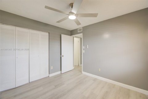 Condominio en alquiler en Miami, Florida, 2 dormitorios, 88.81 m2 № 2058776 - foto 25