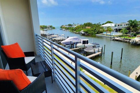 Condo in Sarasota, Florida, 2 bedrooms  № 571516 - photo 28