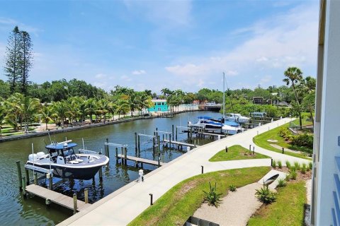 Condo in Sarasota, Florida, 2 bedrooms  № 571516 - photo 30