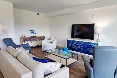 Condo in Sarasota, Florida, 2 bedrooms  № 571516 - photo 10