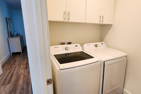 Condo in Sarasota, Florida, 2 bedrooms  № 571516 - photo 26