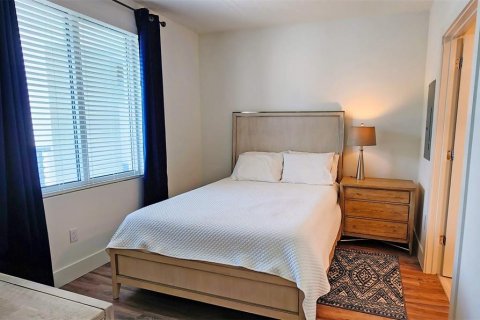 Condo in Sarasota, Florida, 2 bedrooms  № 571516 - photo 15